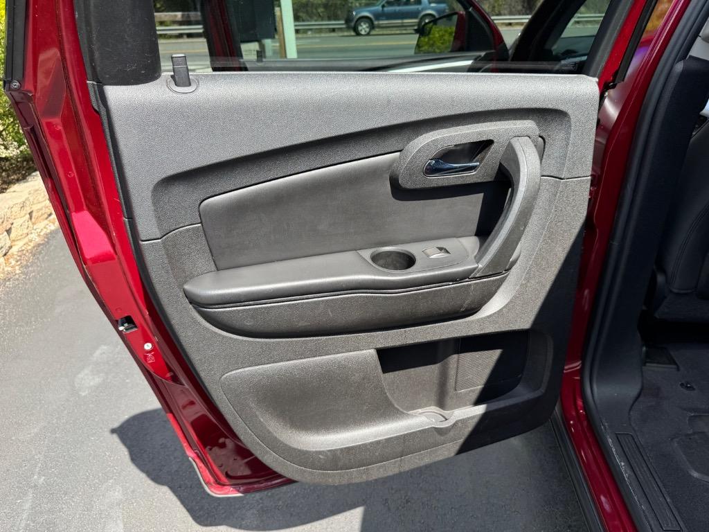 2010 Chevrolet Traverse - $11,995