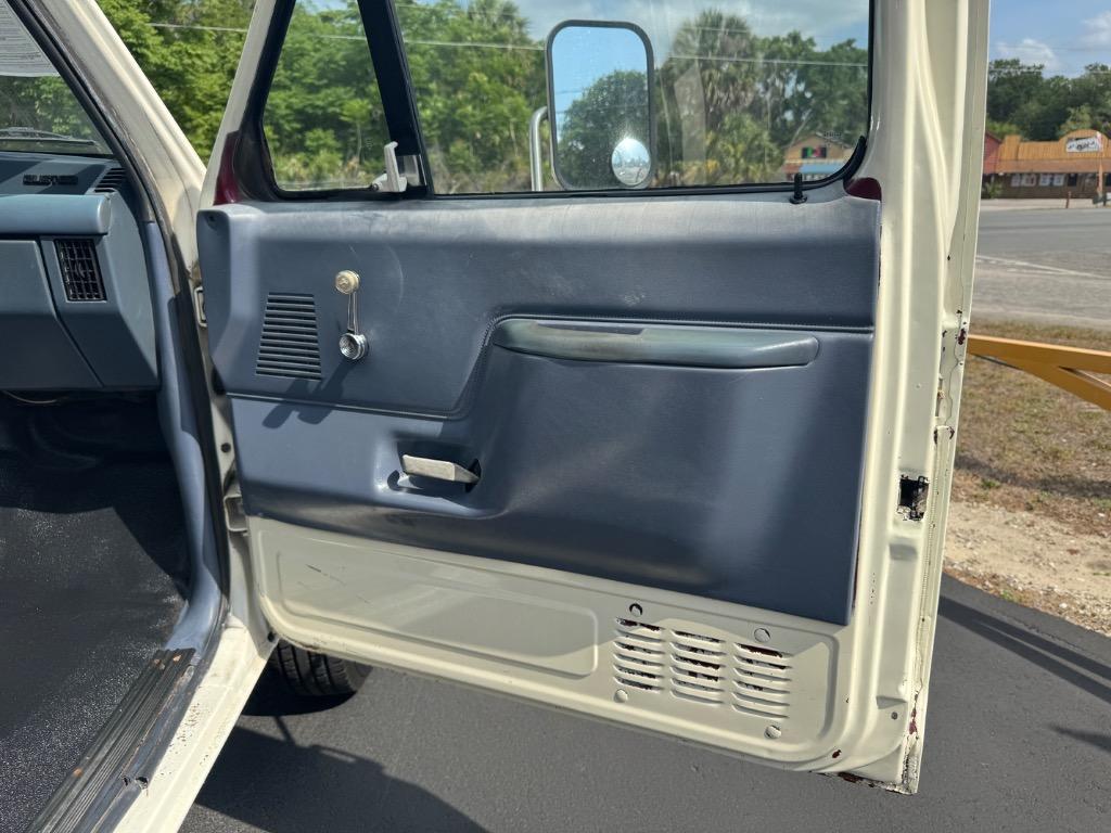 1989 Ford F-super Duty - $10,995
