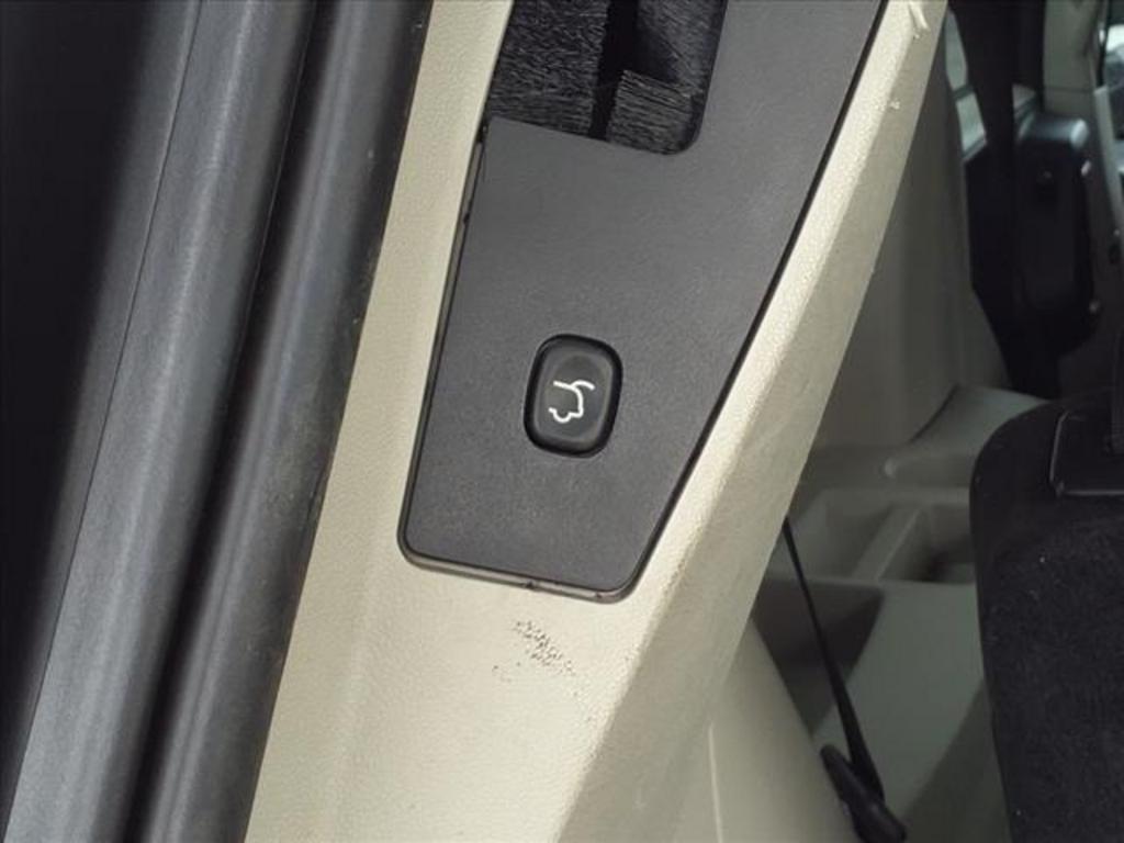 2012 Dodge Grand Caravan - $5,999