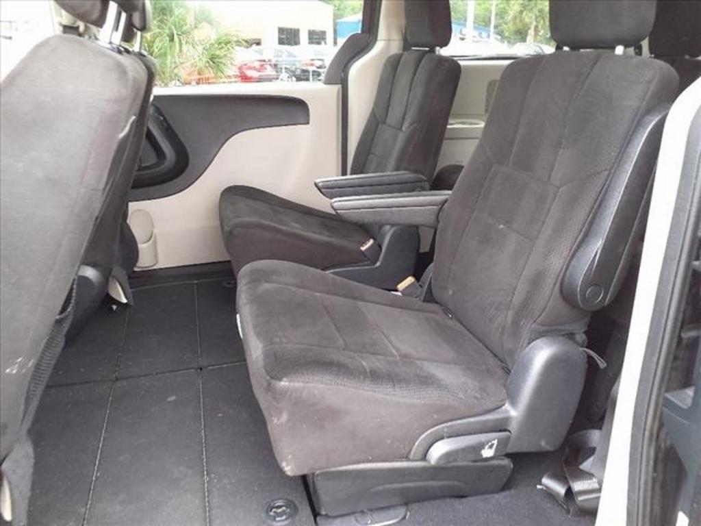 2012 Dodge Grand Caravan - $5,999
