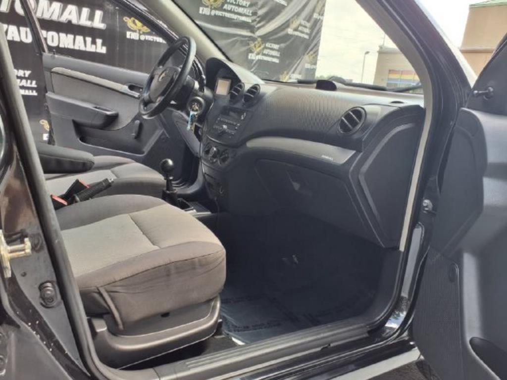 2009 Chevrolet Aveo - $1,999