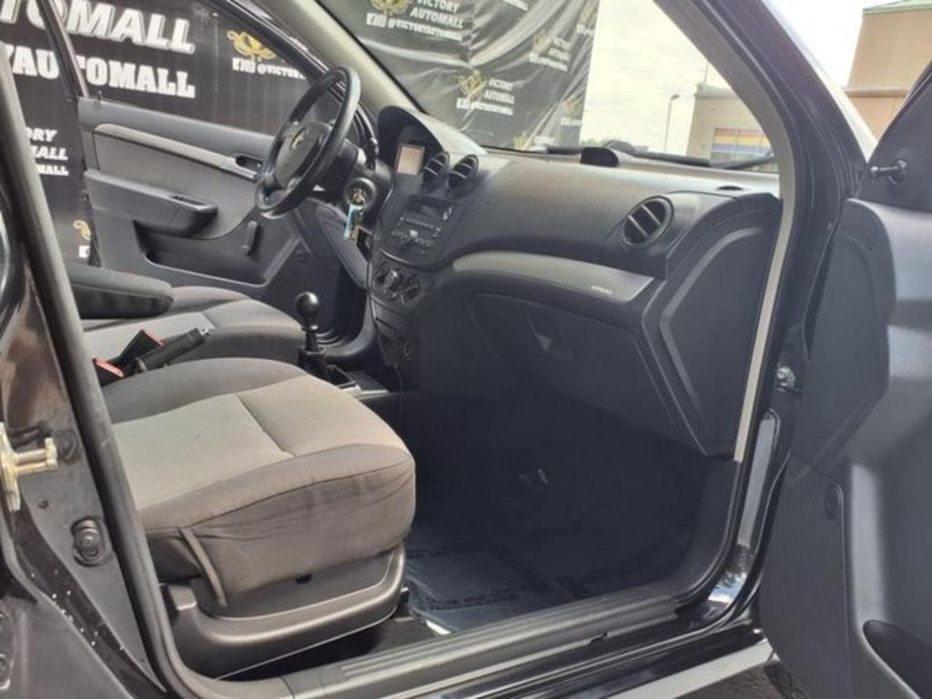 2009 Chevrolet Aveo - $1,999