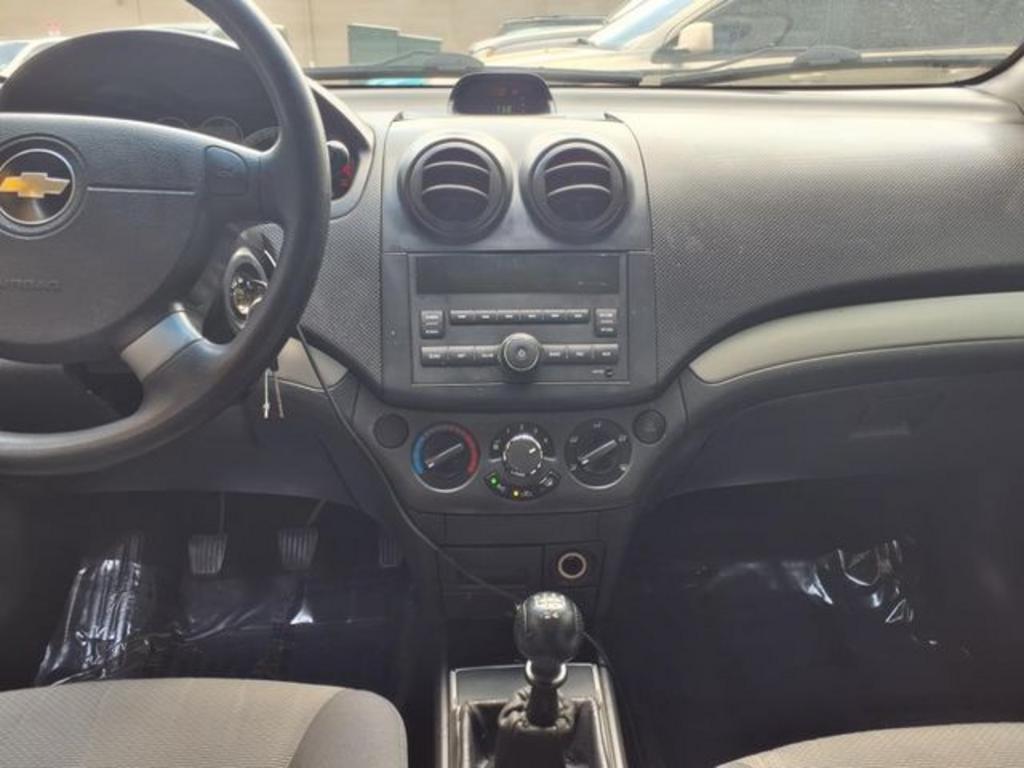 2009 Chevrolet Aveo - $1,999