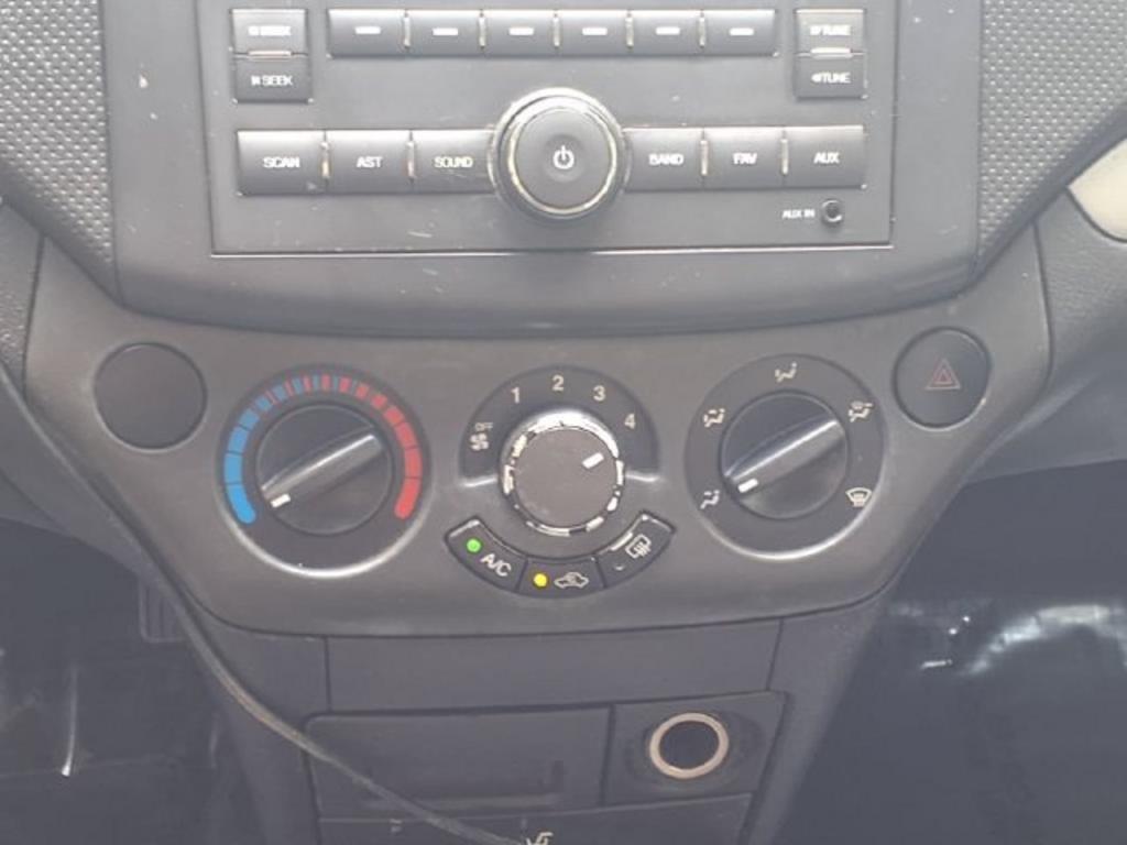 2009 Chevrolet Aveo - $1,999