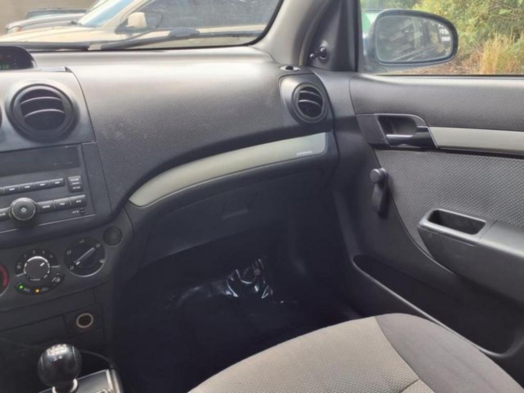 2009 Chevrolet Aveo - $1,999