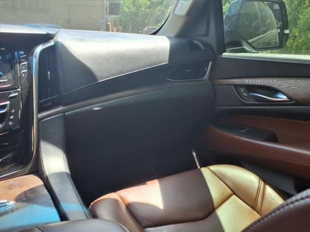 2015 Cadillac Escalade - $13,899