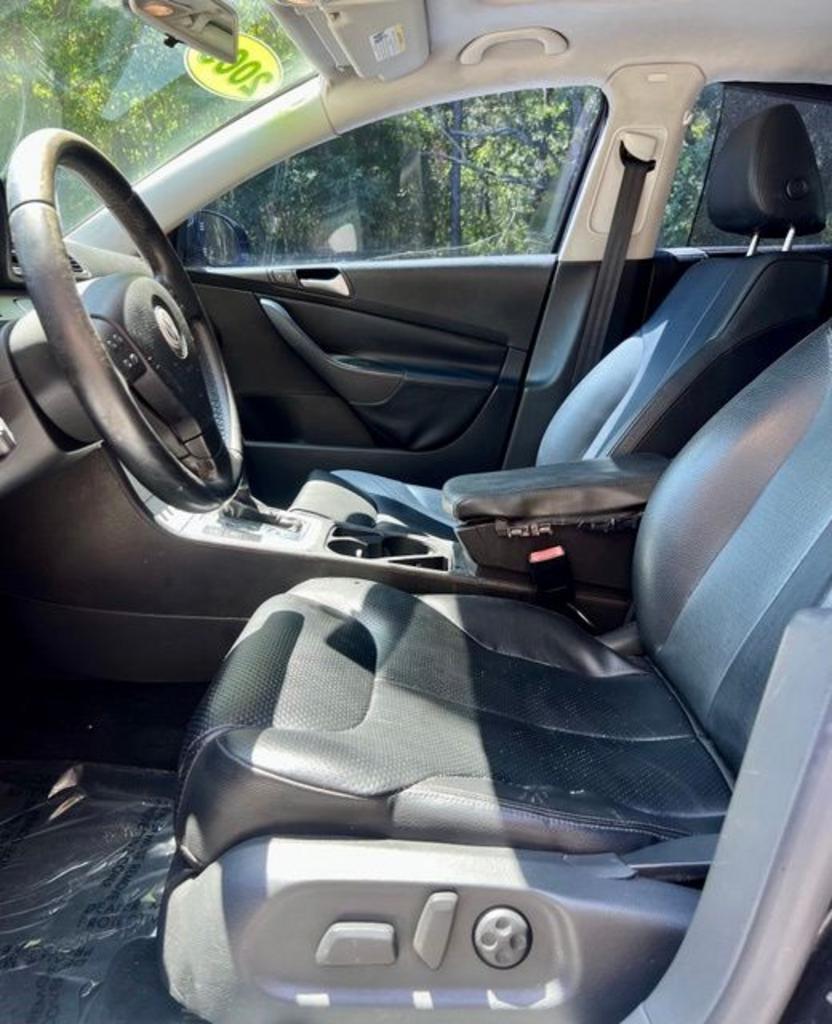 2009 Volkswagen Passat - $3,500