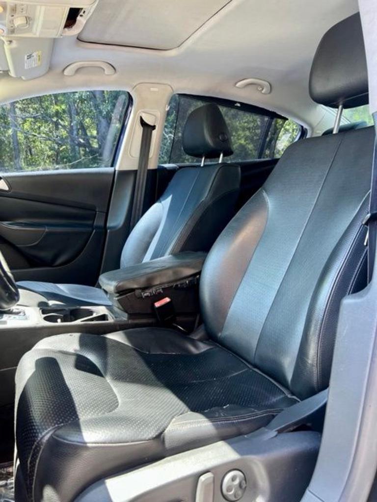 2009 Volkswagen Passat - $3,500