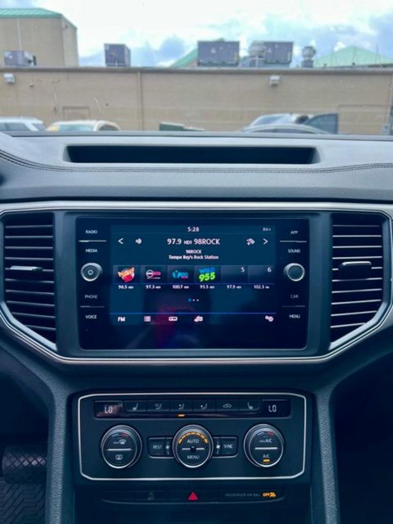 2018 Volkswagen Atlas - $18,999