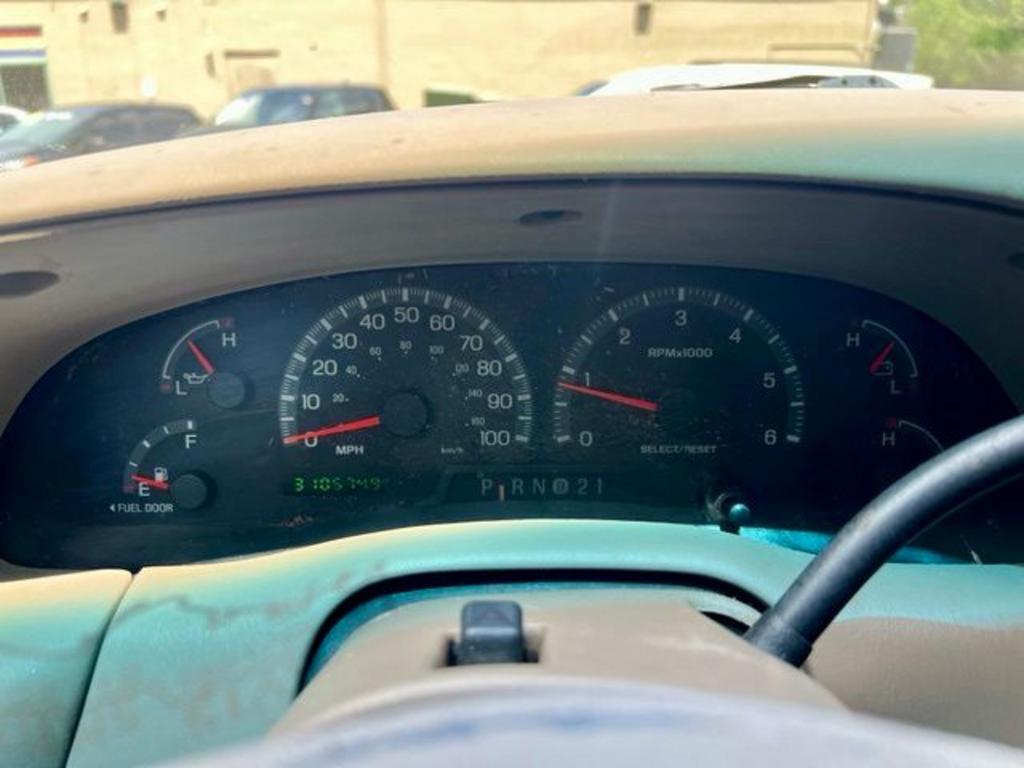 2001 Ford F-150 - $3,495
