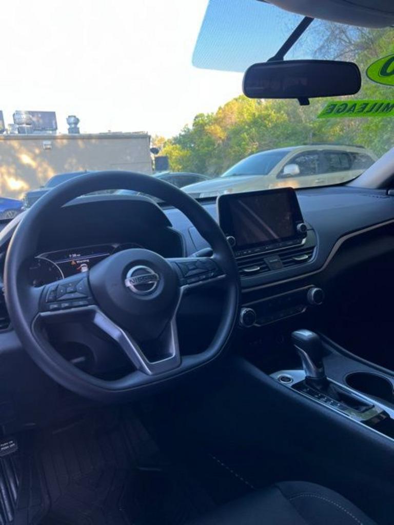2020 Nissan Altima - $17,999
