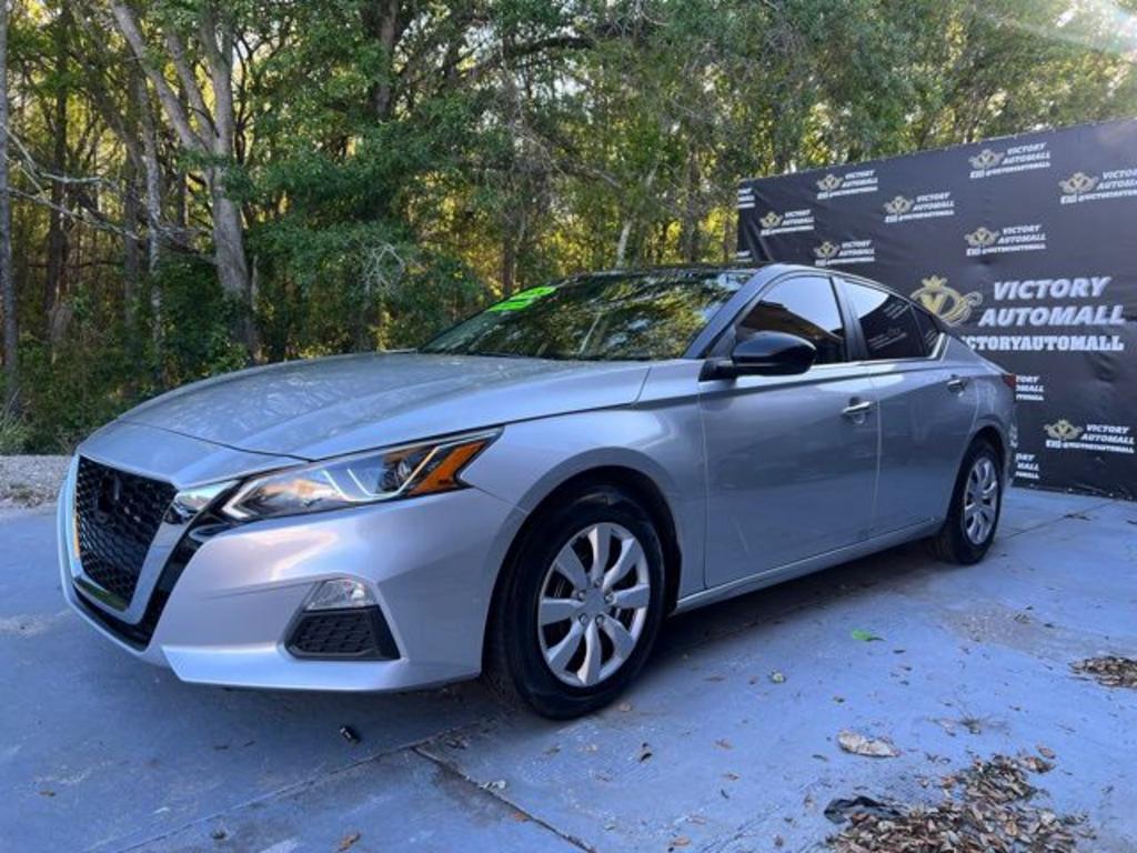 2020 Nissan Altima - $17,999