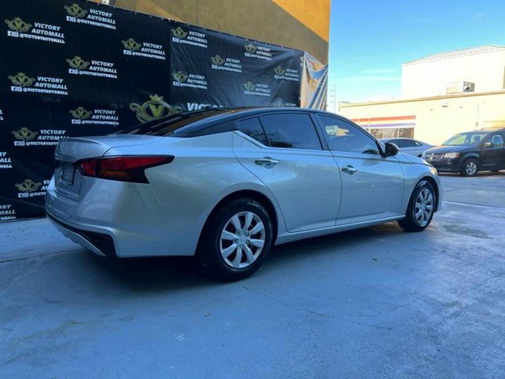 2020 Nissan Altima - $17,999