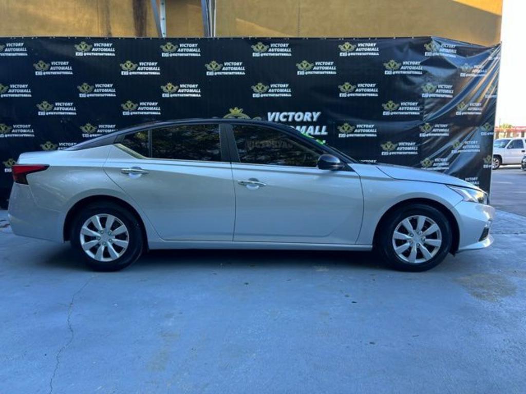 2020 Nissan Altima - $17,999