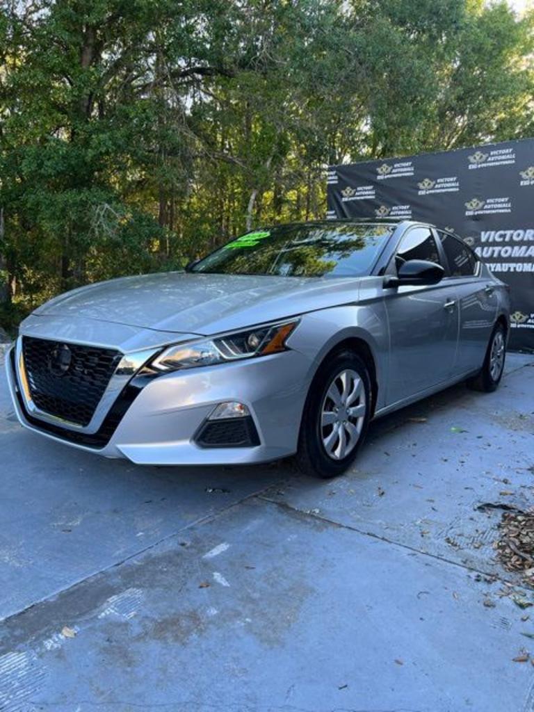 2020 Nissan Altima - $17,999