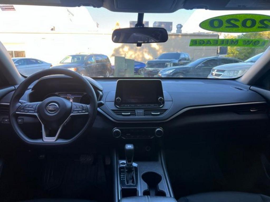 2020 Nissan Altima - $17,999