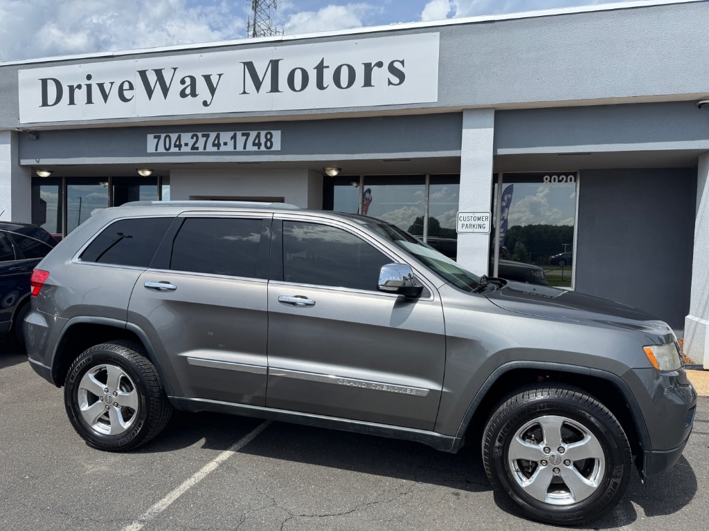 2013 Jeep Cherokee - $10,999