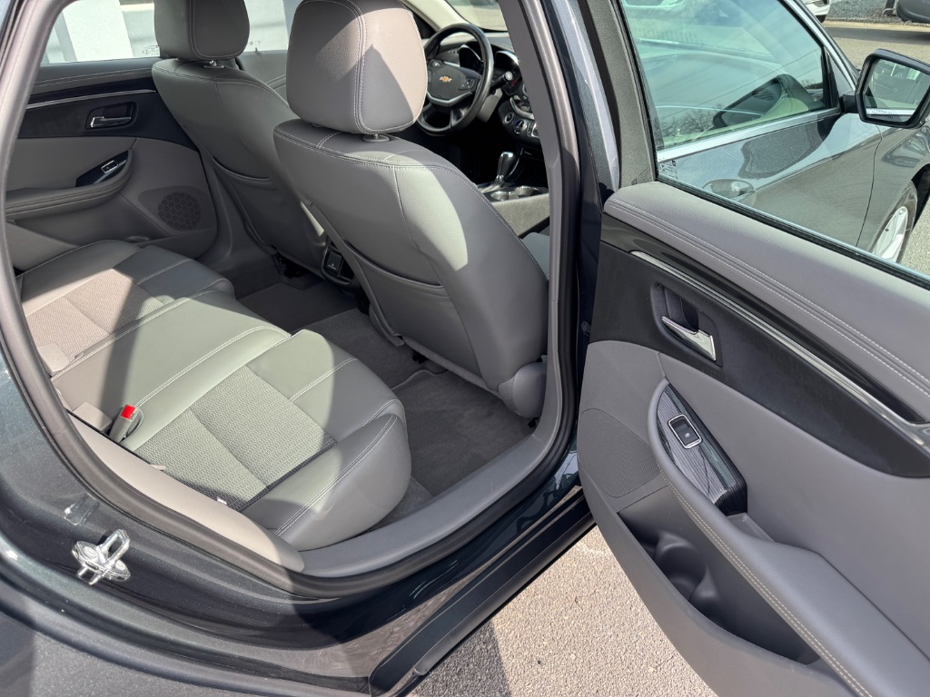 2018 Chevrolet Impala LT photo