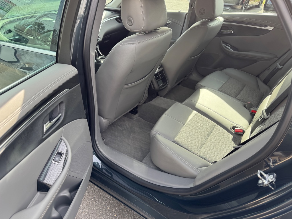2018 Chevrolet Impala LT photo