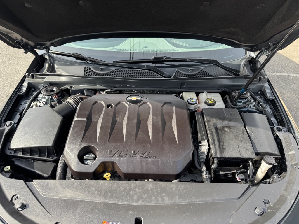 2018 Chevrolet Impala LT photo