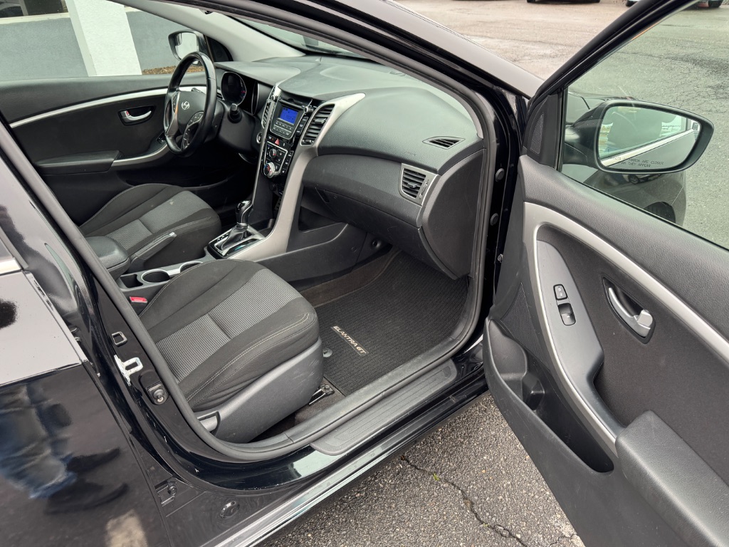2016 Hyundai Elantra GT photo
