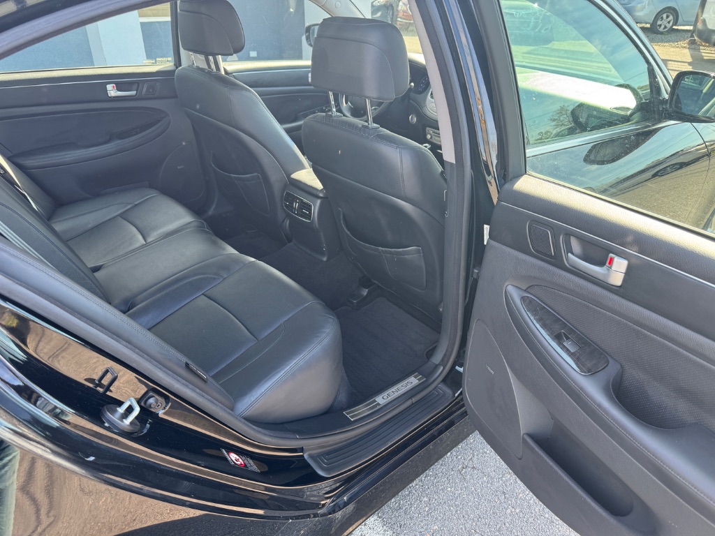2013 Hyundai Genesis 3.8L photo
