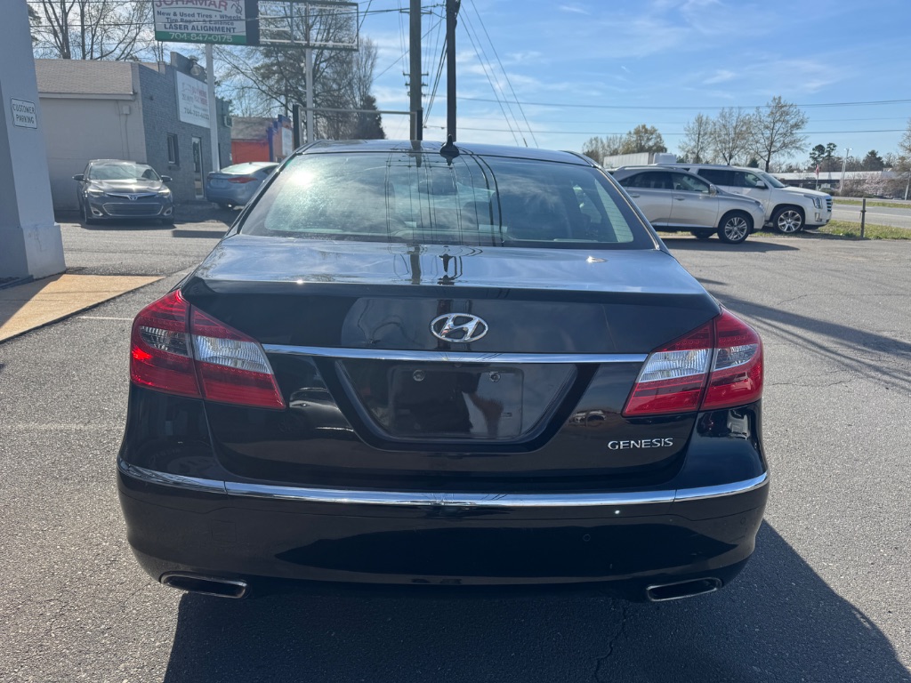 2013 Hyundai Genesis 3.8L photo