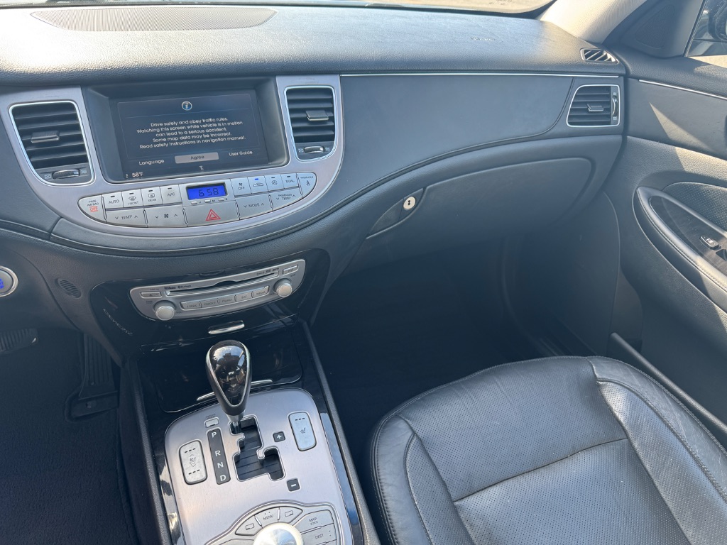 2013 Hyundai Genesis 3.8L photo