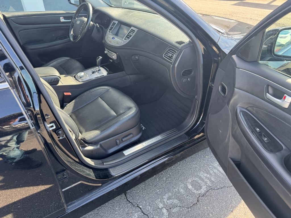 2013 Hyundai Genesis 3.8L photo