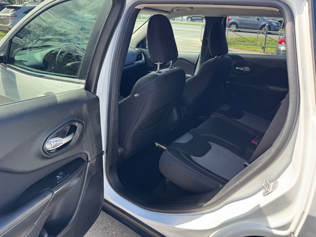 2014 Jeep Cherokee - $13,500