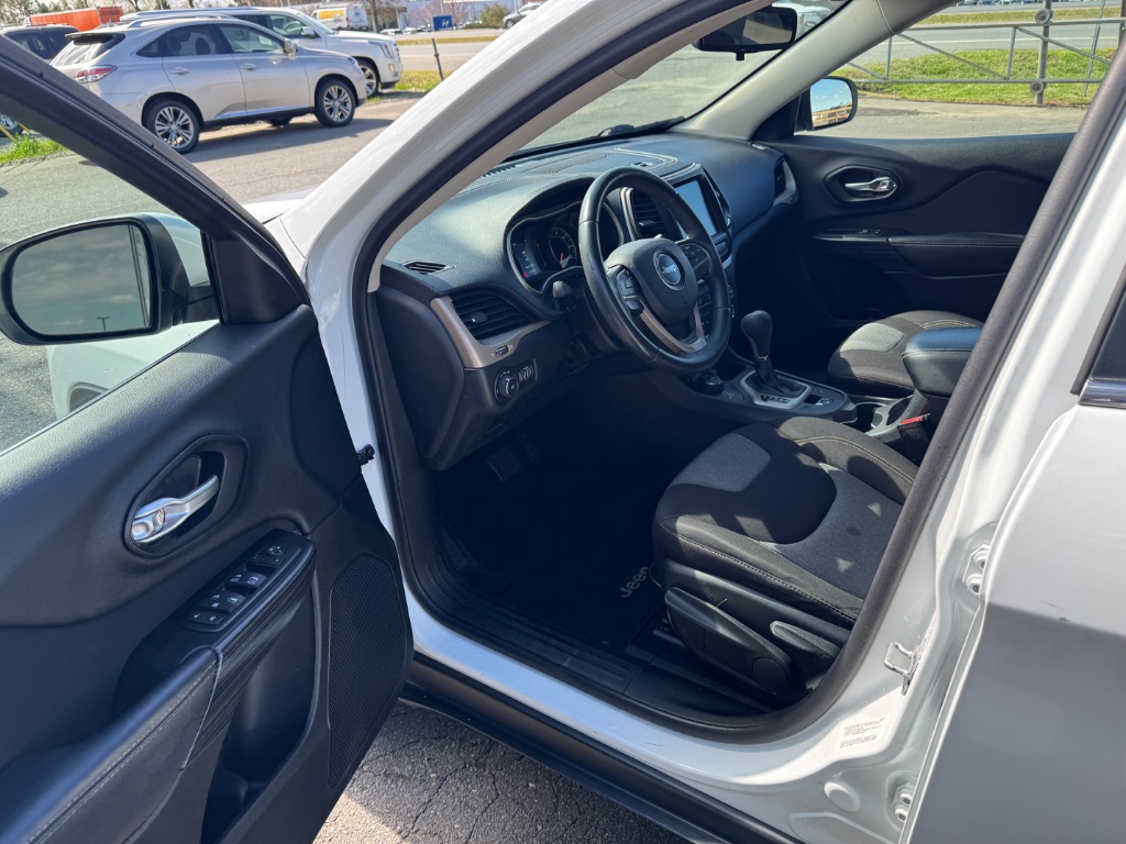 2014 Jeep Cherokee - $13,500
