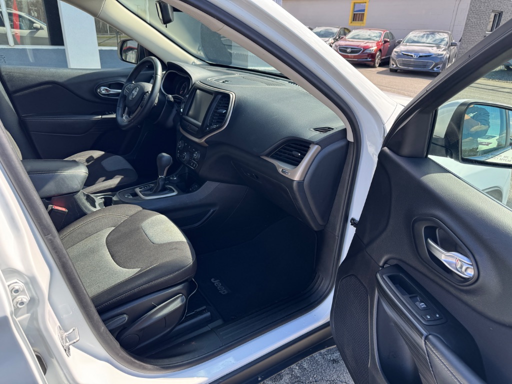 2014 Jeep Cherokee - $13,500