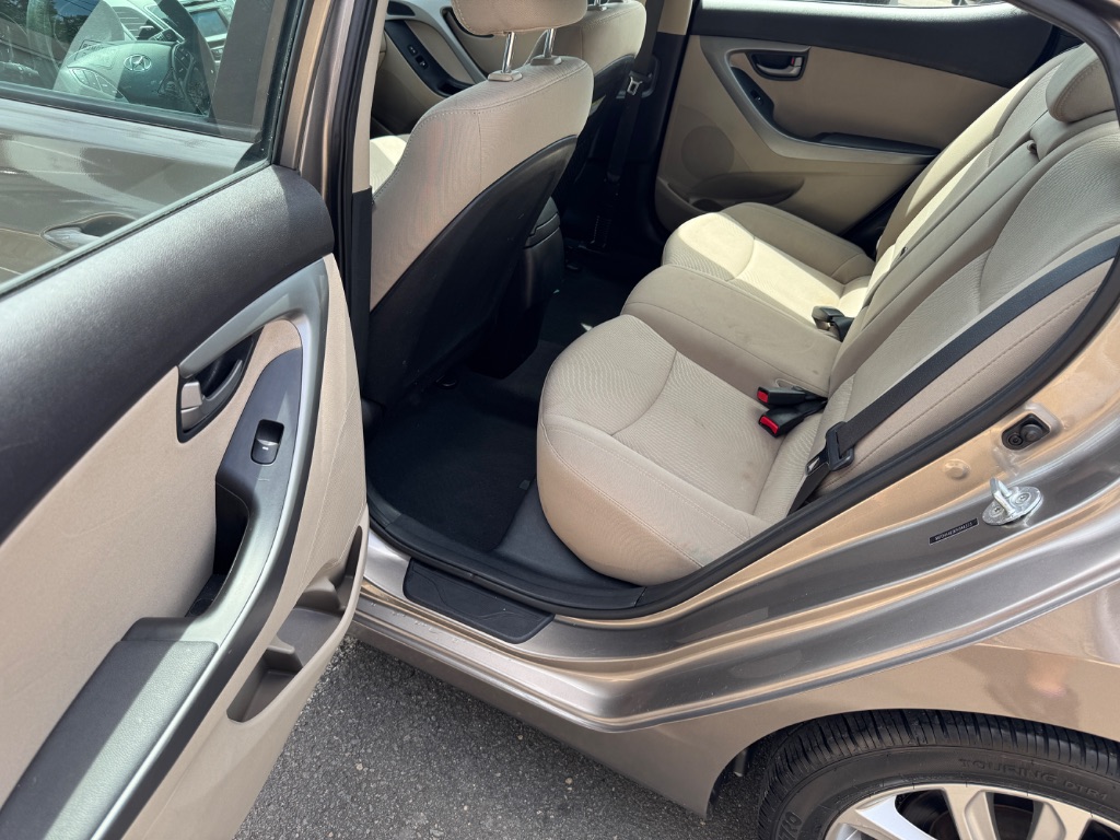 2014 Hyundai Elantra Limited photo