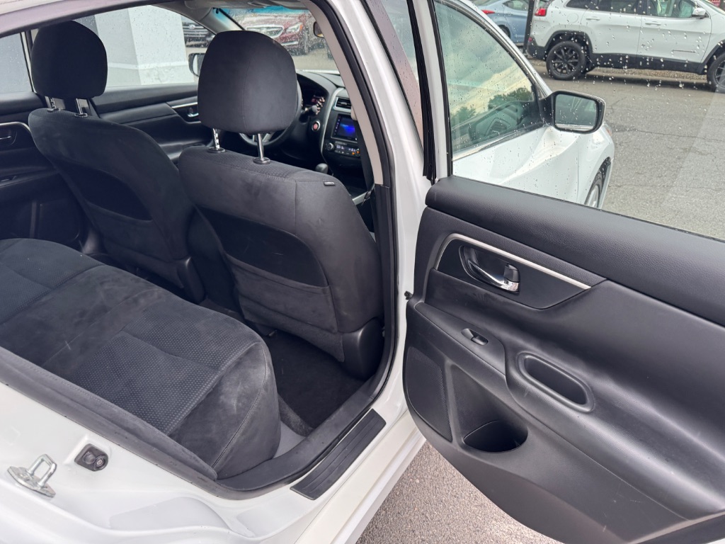2015 Nissan Altima - $11,500