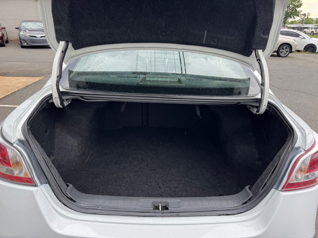 2015 Nissan Altima - $11,500