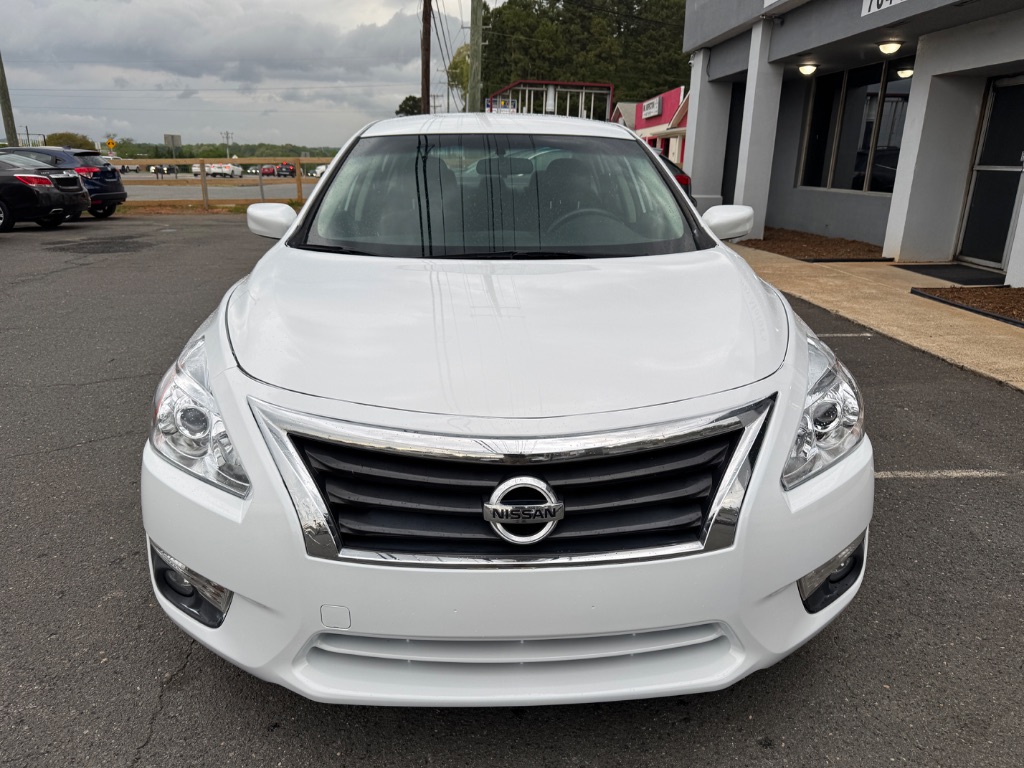 2015 Nissan Altima - $11,500