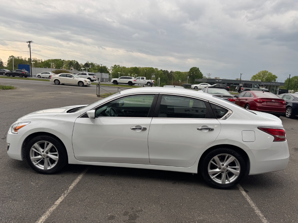 2015 Nissan Altima - $11,500