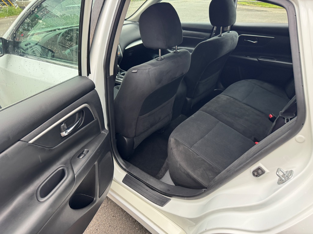 2015 Nissan Altima - $11,500
