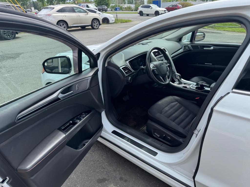 2015 Ford Fusion SE photo