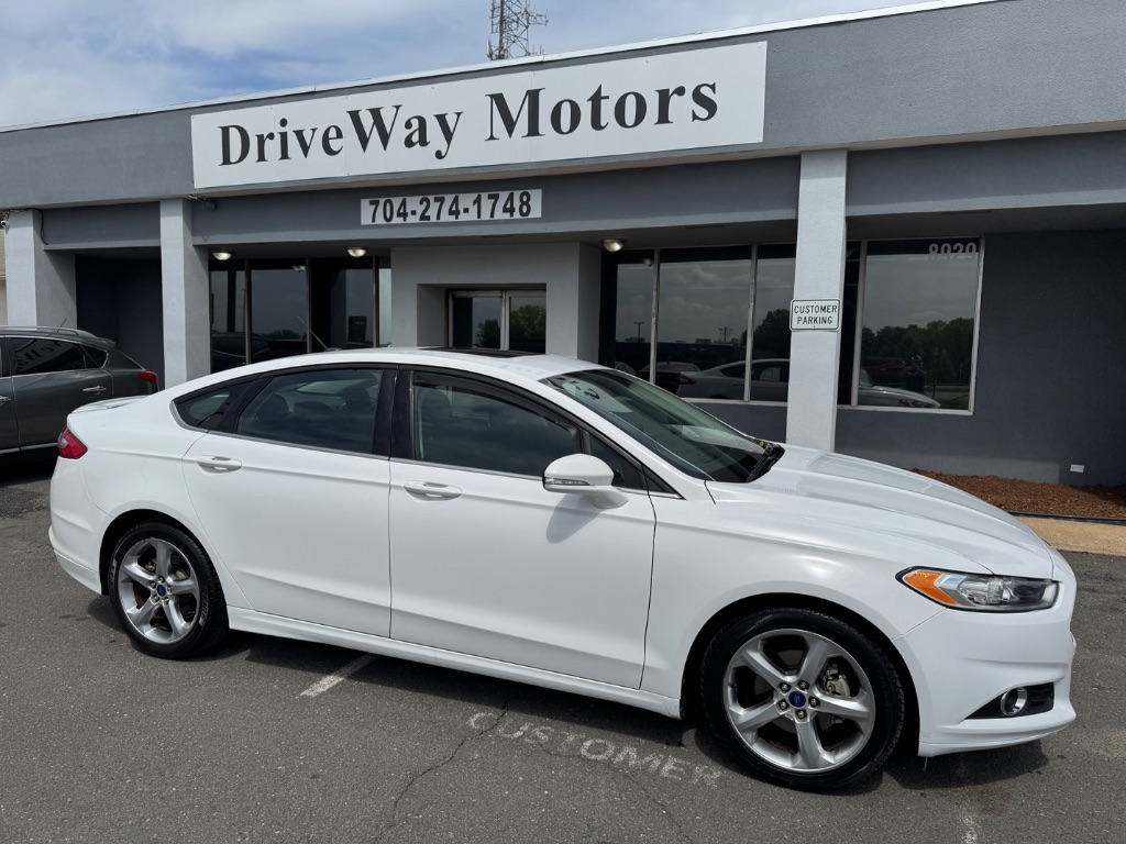 2015 Ford Fusion SE photo