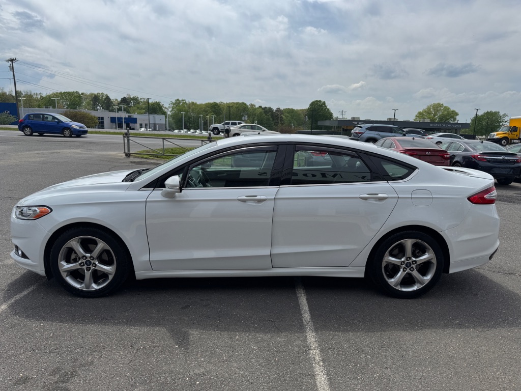 2015 Ford Fusion SE photo