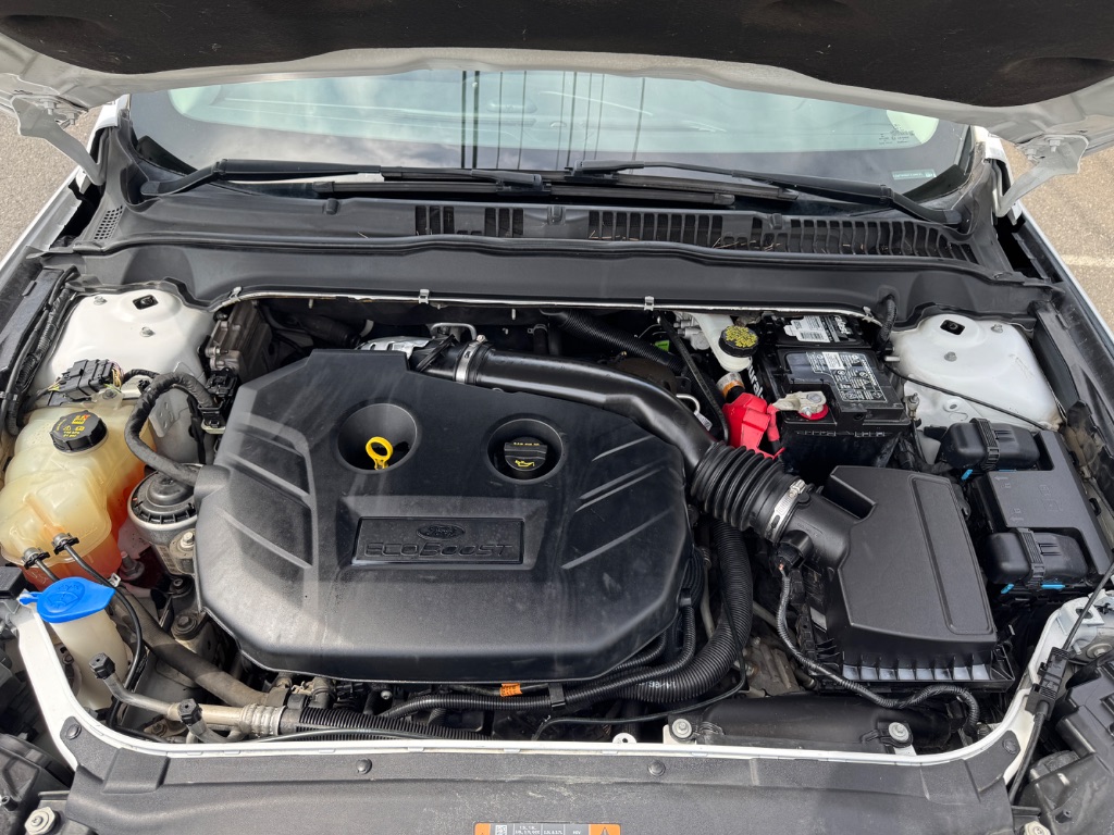 2015 Ford Fusion SE photo
