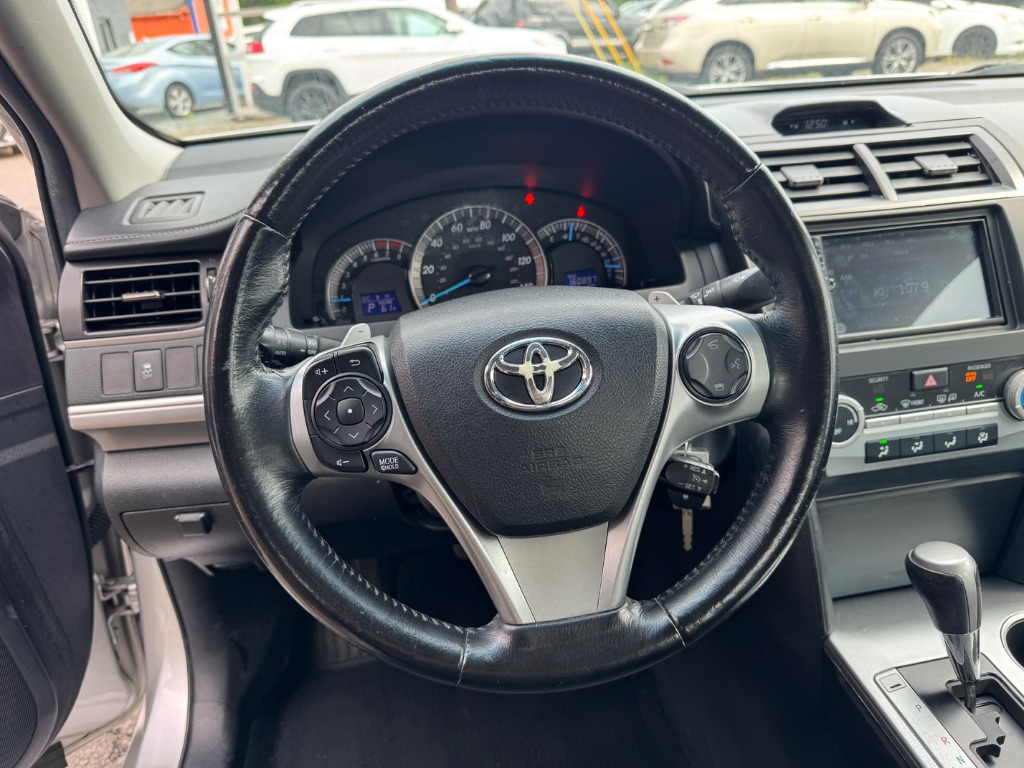 2014 Toyota Camry - $13,900