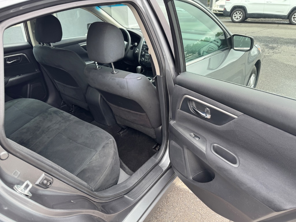 2015 Nissan Altima - $13,000