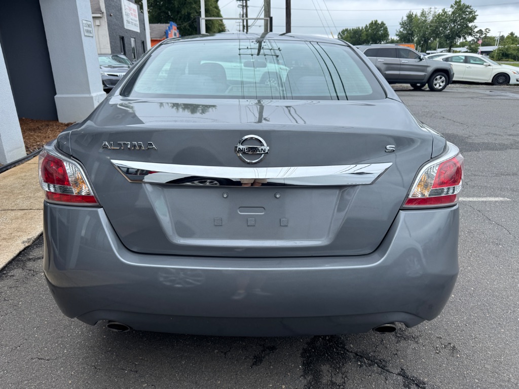 2015 Nissan Altima - $13,000