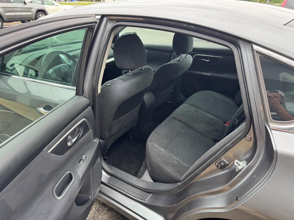 2015 Nissan Altima - $13,000