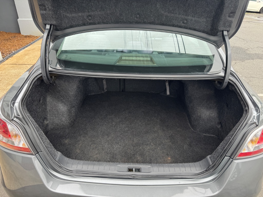 2015 Nissan Altima - $13,000