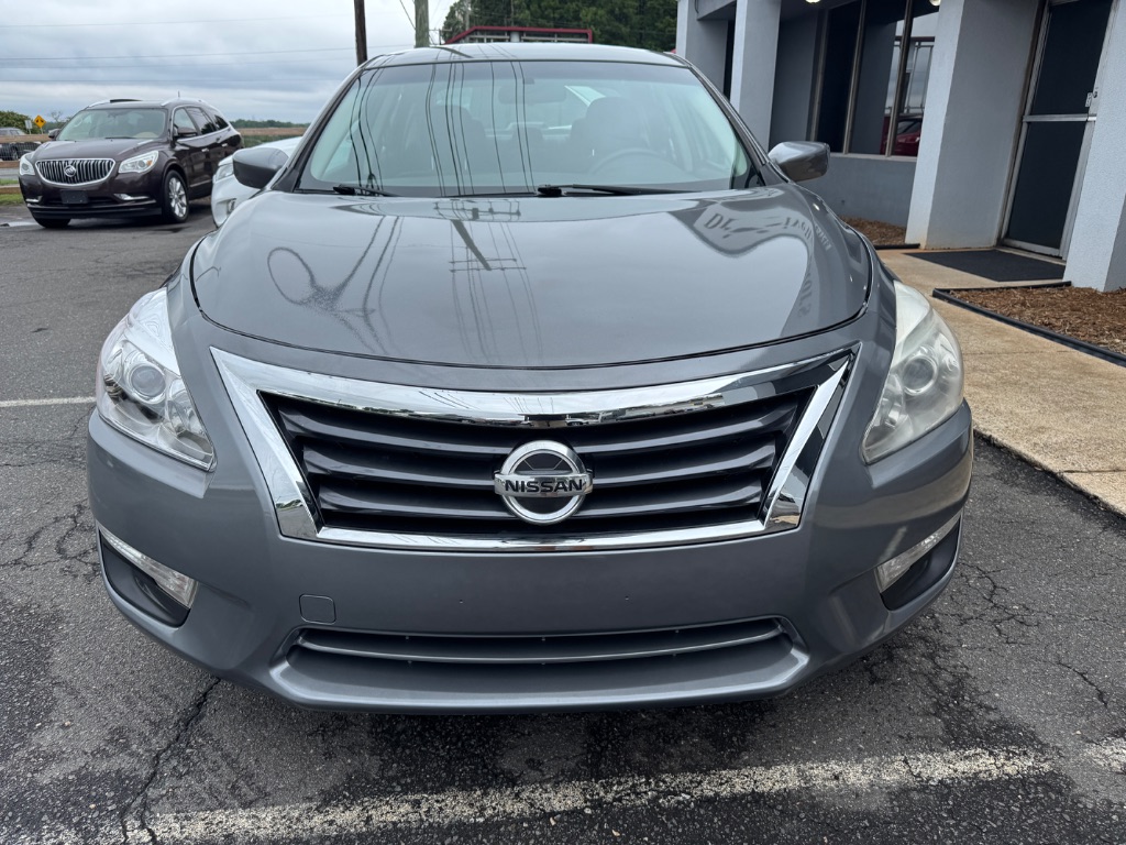 2015 Nissan Altima - $13,000