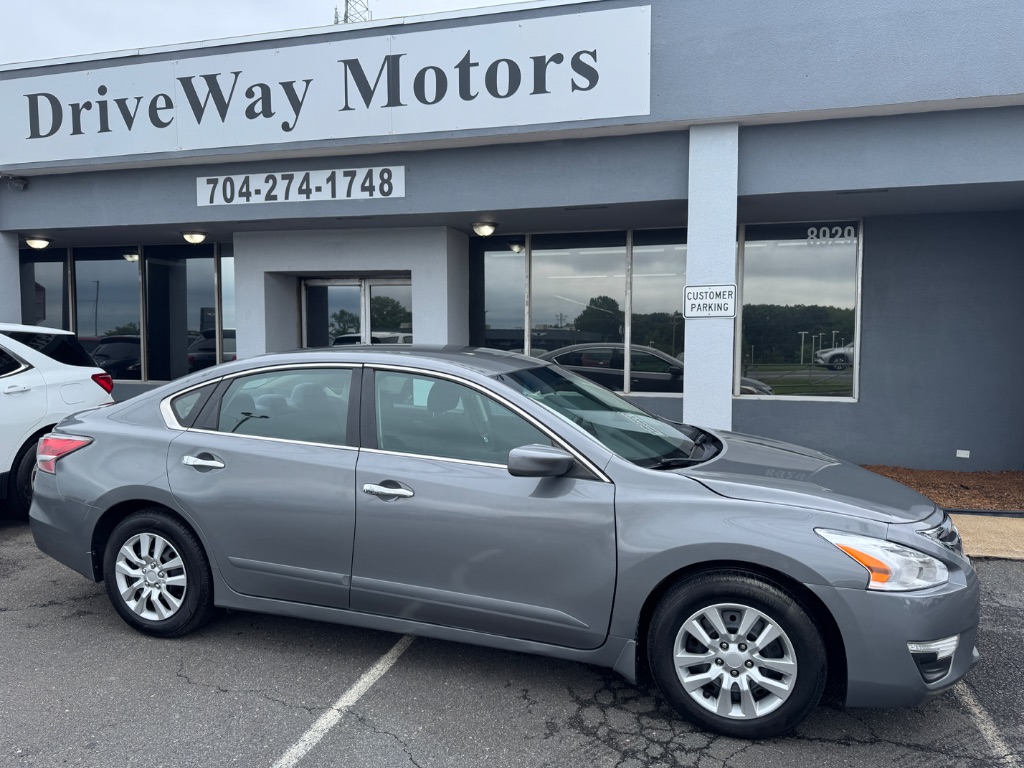 2015 Nissan Altima - $13,000