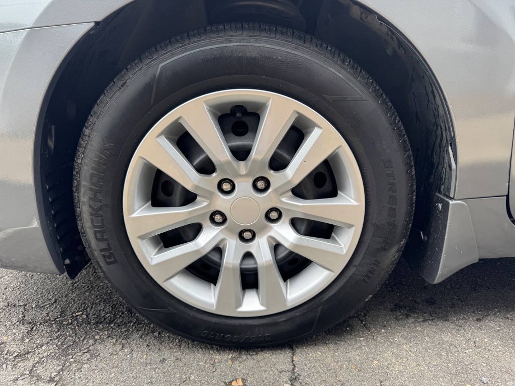 2015 Nissan Altima - $13,000